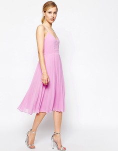 Плиссированное платье миди на бретельках ASOS - Розовый