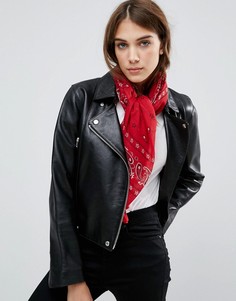Красный квадратный шарф с кисточками и принтом ASOS - Красный