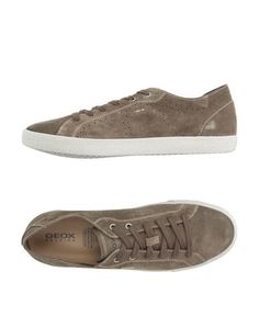 Низкие кеды и кроссовки Geox
