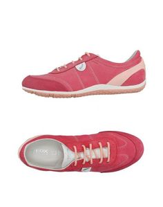 Низкие кеды и кроссовки Geox