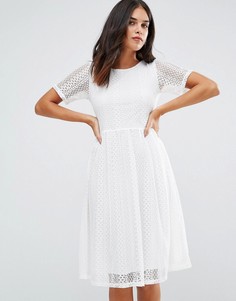 Короткое приталенное платье Wal G - Белый