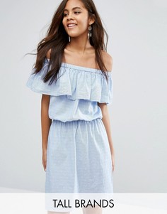 Платье с оборками и открытыми плечами Vero Moda Tall - Синий