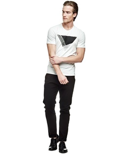 Футболка GUESS