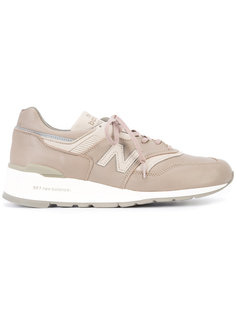 кроссовки с нашивкой New Balance
