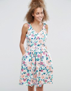 Короткое приталенное платье с цветочным принтом Sugarhill Boutique Isadora - Мульти
