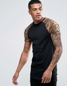 Длинная обтягивающая футболка с камуфляжным принтом на рукавах ASOS - Белый