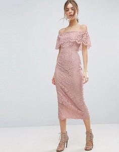 Кружевное платье-футляр миди с открытыми плечами ASOS - Розовый