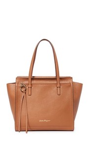 Объемная сумка с короткими ручками Amy Salvatore Ferragamo