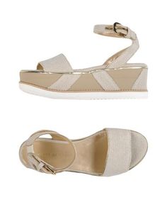 Сандалии Stuart Weitzman