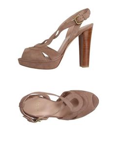 Сандалии Stuart Weitzman