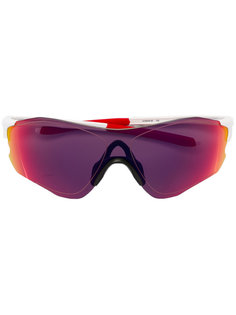 солнцезащитные очки в спортивном стиле Oakley