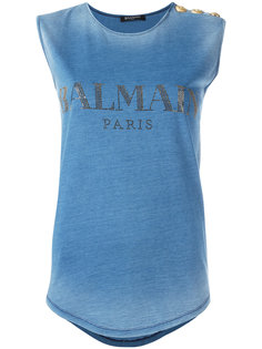 топ с принтом логотипа Balmain
