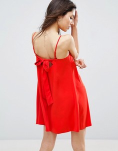 Свободное платье-комбинация с бантом сзади ASOS - Красный