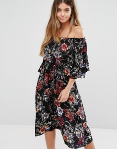 Платье миди со спущенными плечами и расклешенными рукавами Boohoo - Черный