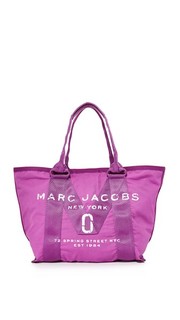Новая маленькая объемная сумка с короткими ручками и логотипами Marc Jacobs