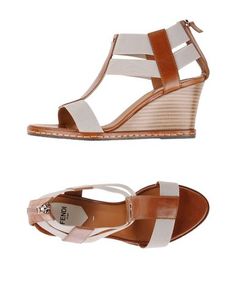 Сандалии Fendi