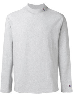 топ с логотипом Champion