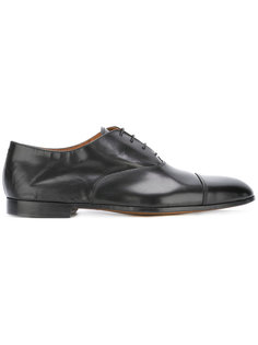 classic oxfords Doucals