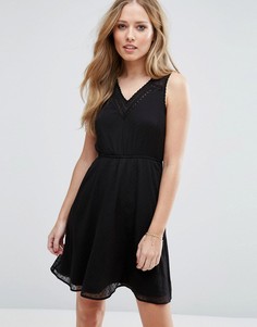 Кружевное короткое приталенное платье Vero Moda - Черный