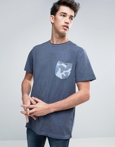 Футболка с контрастным камуфляжным карманом Redefined Rebel - Темно-синий