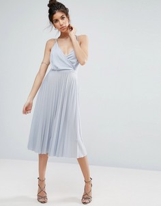 Платье миди с плиссировкой и запахом ASOS - Синий
