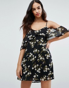 Шифоновое платье с открытыми плечами и цветочным принтом Missguided - Мульти