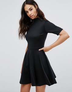 Короткое приталенное платье в офисном стиле с высокой горловиной Club L - Черный