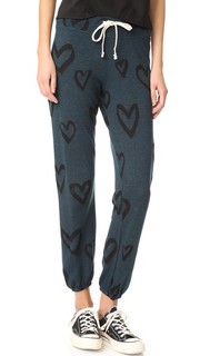 Спортивные брюки с сердечками по всей поверхности Sundry