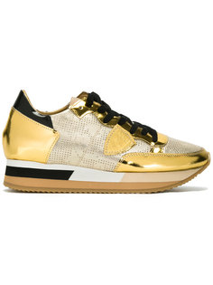 side patch trainers Philippe Model