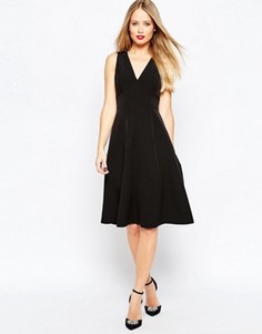 Платье миди строгого кроя с глубоким V-образным вырезом ASOS - Черный
