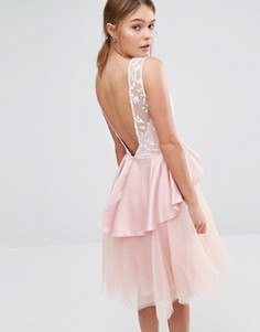 Платье миди с юбкой из тюля и оборкой на талии Chi Chi London - Розовый