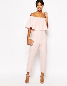 Комбинезон с открытыми плечами и оборками ASOS - Розовый