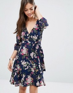 Платье с запахом и цветочным принтом Yumi - Темно-синий