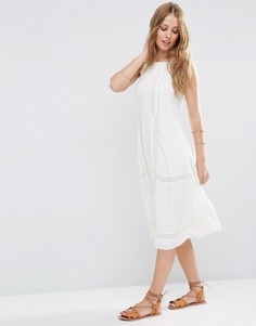 Платье с вышивкой и кружевными вставками ASOS Premium - Белый