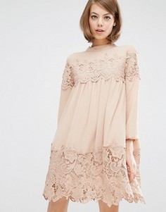 Свободное платье с длинными рукавами и кружевными вставками Fashion Union - Бежевый