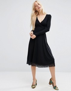 Платье миди с запахом и кружевной кромкой ASOS - Черный