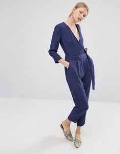 Комбинезон с поясом и запахом спереди ASOS - Темно-синий
