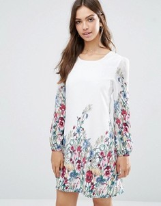 Цельнокройное платье с длинными рукавами и принтом садовых цветов Yumi - Белый