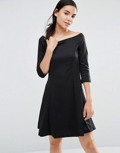 Короткое приталенное платье Vero Moda - Черный