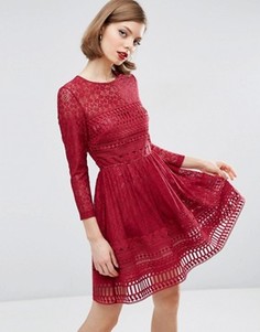 Кружевное приталенное платье ASOS Premium - Красный