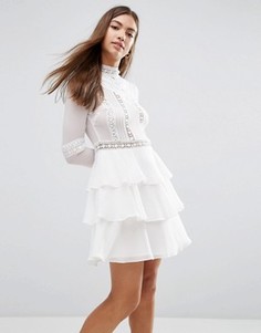 Платье с многоярусным низом ASOS Victoriana - Кремовый