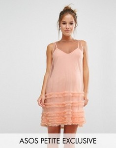Сетчатое платье с оборками вдоль кромки ASOS PETITE - Розовый