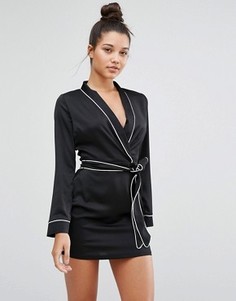 Платье в пижамном стиле с глубоким вырезом Missguided - Черный