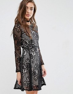Короткое приталенное платье с кружевом Miss Selfridge - Черный