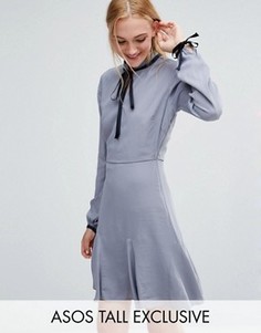 Короткое приталенное платье с контрастной завязкой на шее ASOS TALL - Синий