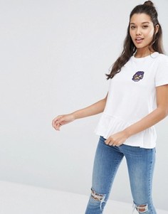 Футболка с накладкой и оборкой на кромке ASOS - Белый