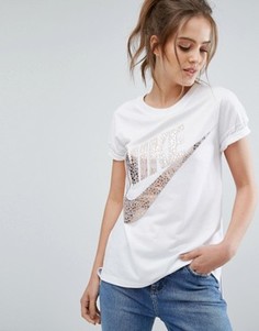 Белая футболка с короткими рукавами и большим логотипом металлик Nike Signal - Белый
