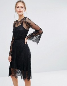 Кружевное платье миди с рукавами-клеш Boohoo - Черный