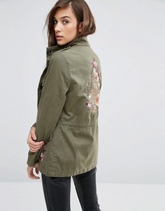 Куртка в стиле милитари с вышивкой тигра сзади New Look - Зеленый