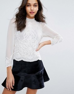 Блузка с высоким воротом и отделкой Miss Selfridge - Кремовый